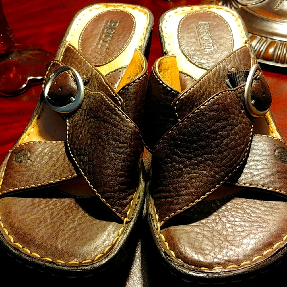 Born criss crossed sandles